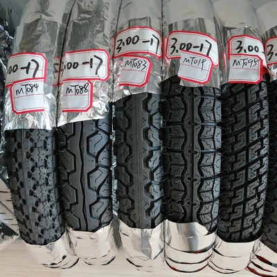 Resistencia a la tracción 10,5 neumático de motocicleta de súper caucho 300-17 para carga en el puerto de Qingdao