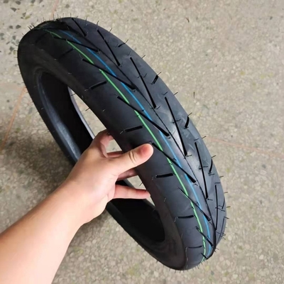 Neumático de motocicleta de caucho negro para motocicleta en el puerto de Qingdao Entrega en 25 días