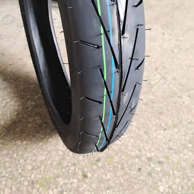 Neumático de motocicleta de caucho negro para motocicleta en el puerto de Qingdao Entrega en 25 días