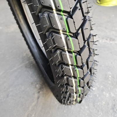 Super caucho neumático de motocicleta 2.75-18 Tiempo de entrega dentro de 25 días con el mercado africano