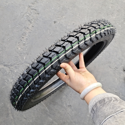 Super caucho neumático de motocicleta 2.75-18 Tiempo de entrega dentro de 25 días con el mercado africano
