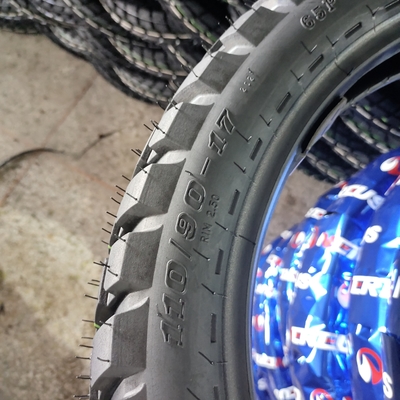 Super 110/90-16 110/90-17 Tubo de motocicleta y neumático sin tubo adecuado para todo tipo de clima