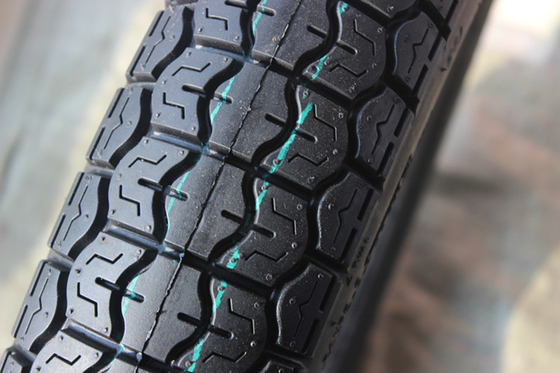 Super goma de motocicleta neumático 3.00-17 con FOB Qingdao Métodos de entrega