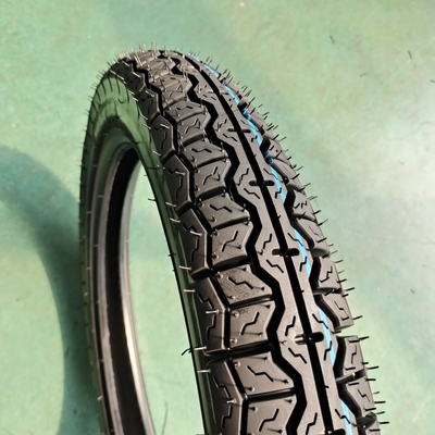 Pneumático para motocicletas sin tubos 3.00-18 5000 pcs por día Capacidad de producción para el mercado africano
