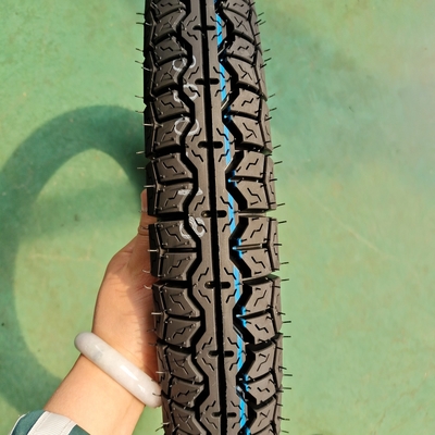 Pneumático para motocicletas sin tubos 3.00-18 5000 pcs por día Capacidad de producción para el mercado africano