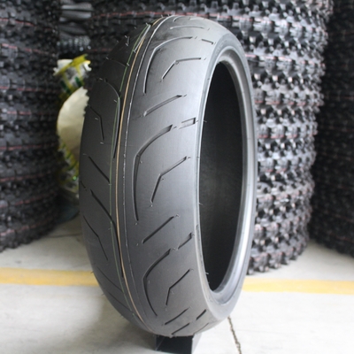 Contenido de caucho del 35% al 45% 180/55/17 TL neumáticos sin tubo para motocicletas para el beneficio del puerto de Qingdao