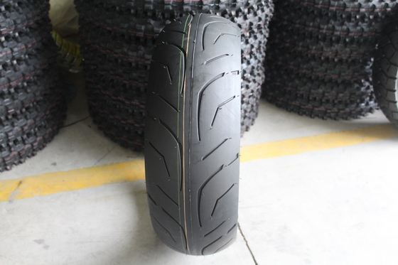 Contenido de caucho del 35% al 45% 180/55/17 TL neumáticos sin tubo para motocicletas para el beneficio del puerto de Qingdao