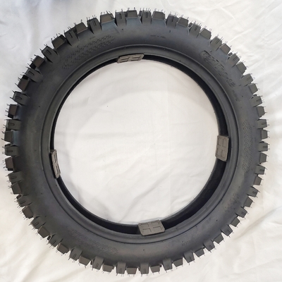 El mercado japonés de neumáticos de motocross 110/100-18 120/100-18 120/90-18 con patrón de banda de rodadura profunda