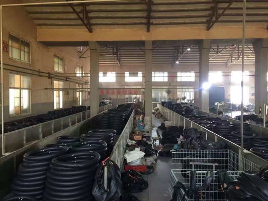 35%-55% de contenido de caucho en neumático de motocicleta 70/90-17 para reemplazar/reparar a un precio asequible