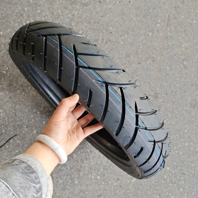 110/80-17 8PR Pneumático de motocicleta de alta resistencia a la tracción de larga duración para el mercado de Venezuela