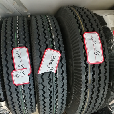 Alta durabilidad Bajaj neumáticos de tres ruedas 400-8 4.00-8 con capacidad de carga de 3 kg