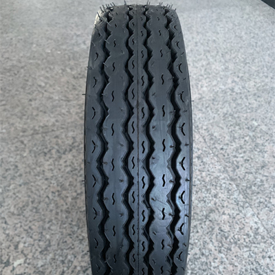 Contenido de caucho del 35% al 55% 4.00-8 neumáticos de motocicletas para requisitos del cliente