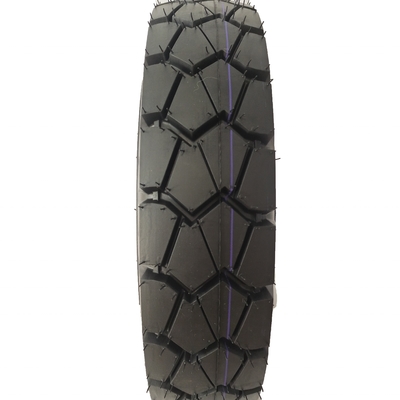 4.00-8 TUKTUK TIRE en el mercado africano Tiempo de entrega dentro de 25 días y hecho para TUKTUK