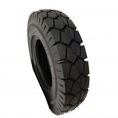 4.00-8 TUKTUK TIRE en el mercado africano Tiempo de entrega dentro de 25 días y hecho para TUKTUK