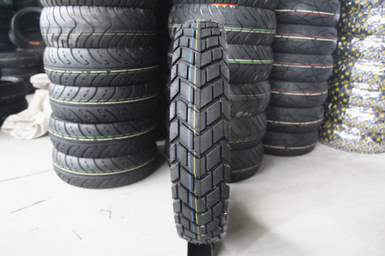 110/90-16 110/90-17 neumáticos para motocicletas y neumáticos sin tubos Super con un contenido de caucho del 35% al 45%
