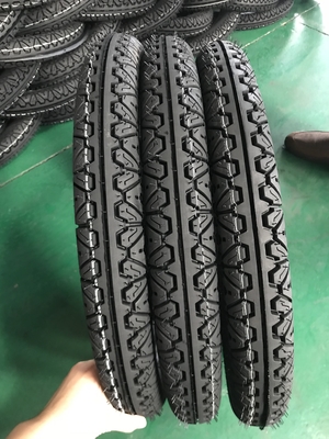 Pneumático de motocicleta de 18 pulgadas 90/90-18 3.00-18 2.50-18 2.25-18 2.75-18 con caucho natural