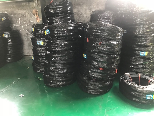 Material de nylon de caucho natural de acero 130/60-13 Tl neumático sin tubos para motocicletas