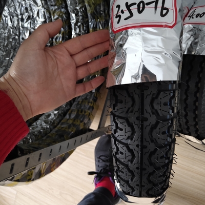 Revestimiento del neumático 3.50-16 neumático de motocicleta con resistencia a la tracción de 10.5