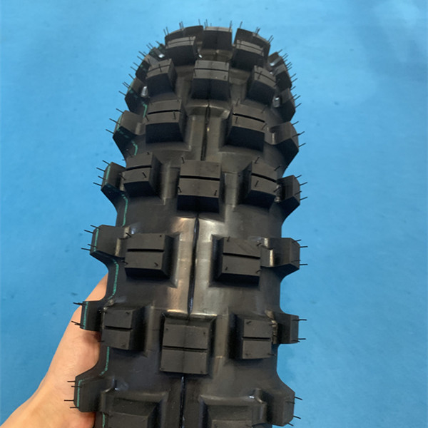 Reemplazar/reparar el neumático 120/90 18 de motocicleta con resistencia a la tracción de 10,5 y suave