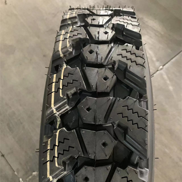 5000 piezas por día Capacidad de producción Pneus para motocicletas 5.00-12 para el mercado africano