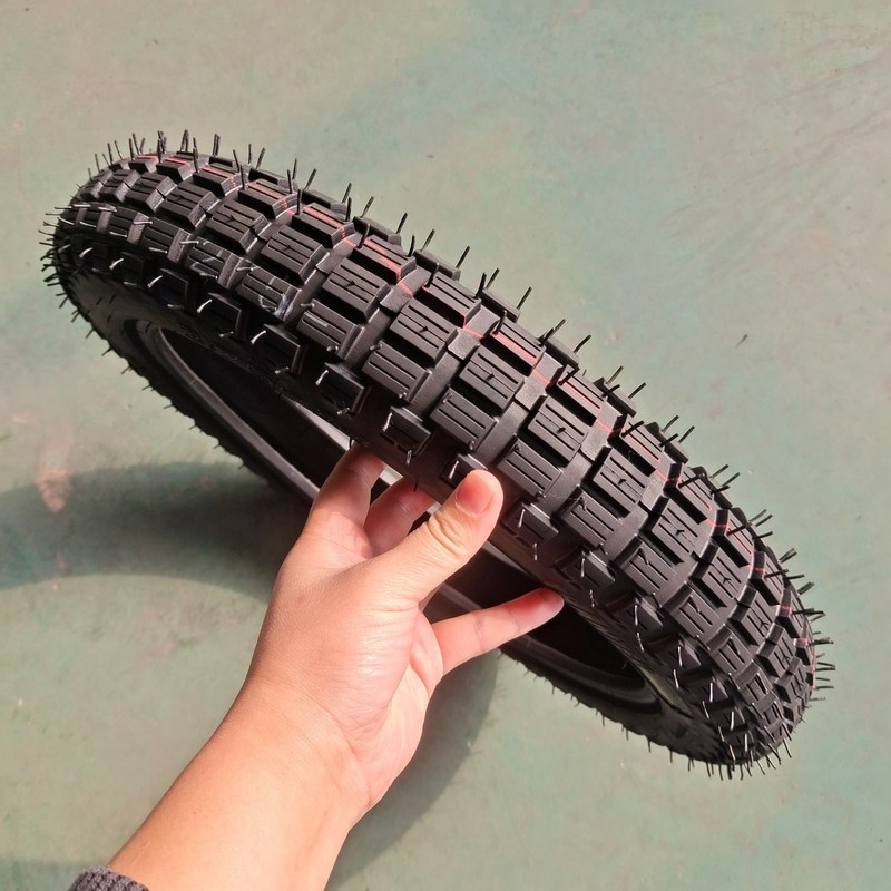 130/70-13 Tamaño del neumático de motocicleta con contenido aceptable de OEM y caucho del 35% al 55%