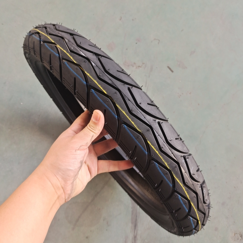 35%-55% Contenido de caucho neumáticos de motocicleta sin tubos 80/90-17 con y OEM aceptable