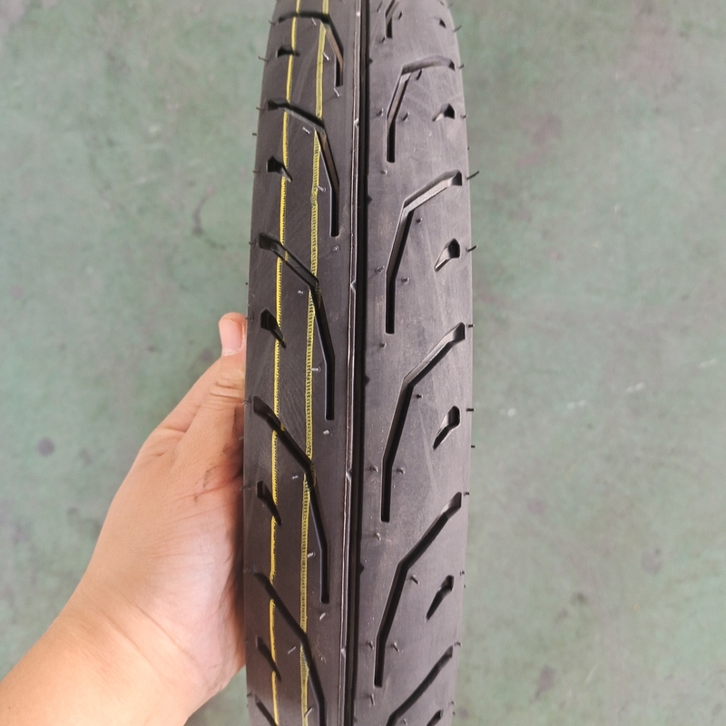 Pneumático sin tubo 70/90-14 6PR Pneumático de motocicleta perfecto Requisitos Partes de repuesto incluidas