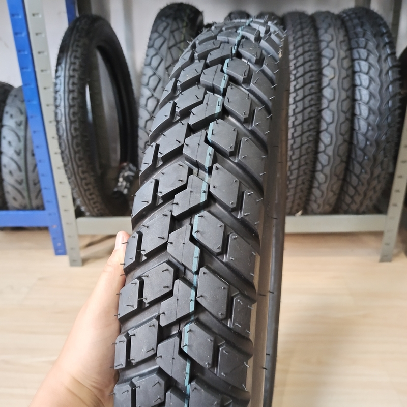 6pr/8pr Neumático de motocicleta de caucho natural y tubo interior de neumático con marca de marca aprobada 3.50-18