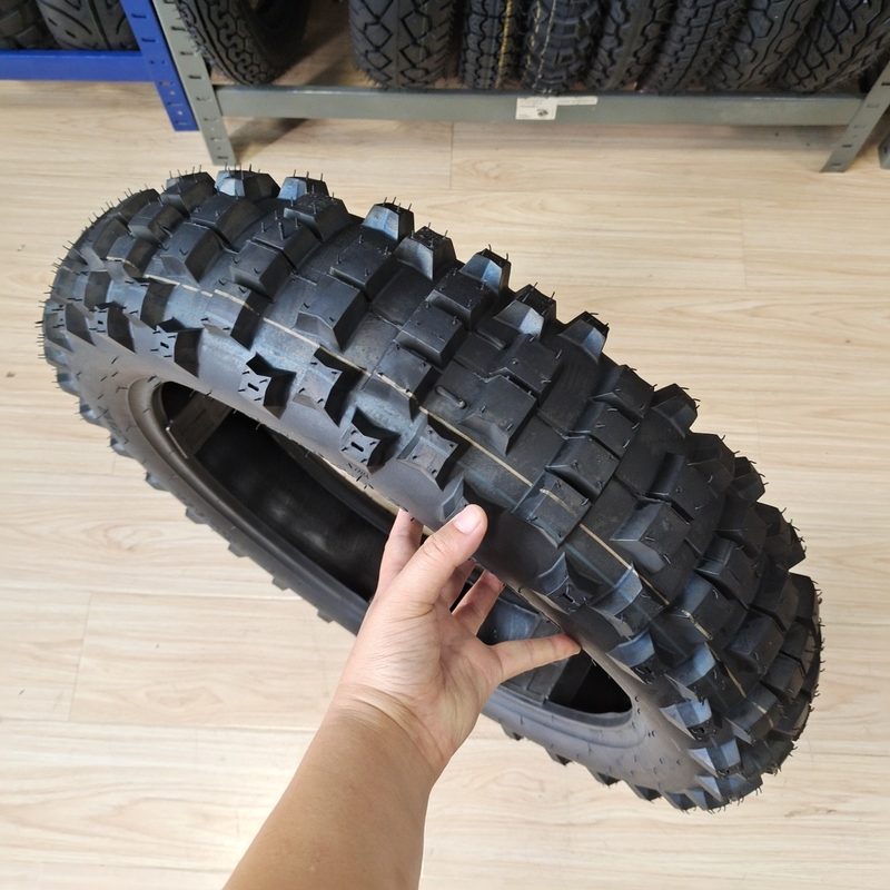 6PR/8PR Ply Rating neumático de motocicleta sin tubo negro 140/80-18 140/80/18 para el mercado ruso