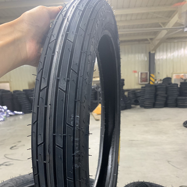 Resistencia a la tracción 10.5 Pneus de moto 2.75-17 La elección definitiva para los conductores en todas partes