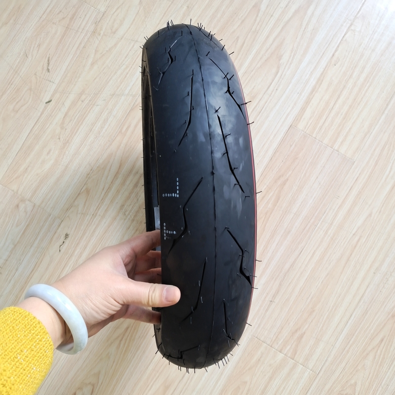 Contenido de caucho del 35% al 55% neumático de motocicleta 90/90-12 para motocicletas de dos ruedas Pneu De Moto