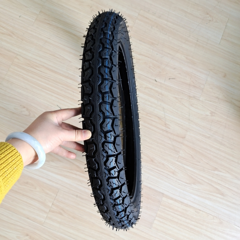 3.00-17 Pneumático de alta resistencia Pneumático de motocicleta con material de nylon de caucho natural de acero