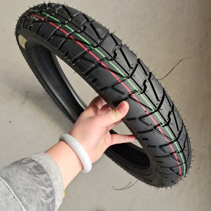 Excelente rendimiento neumático de motocicleta y tubo interior 3.00/3.25-18 con caucho natural