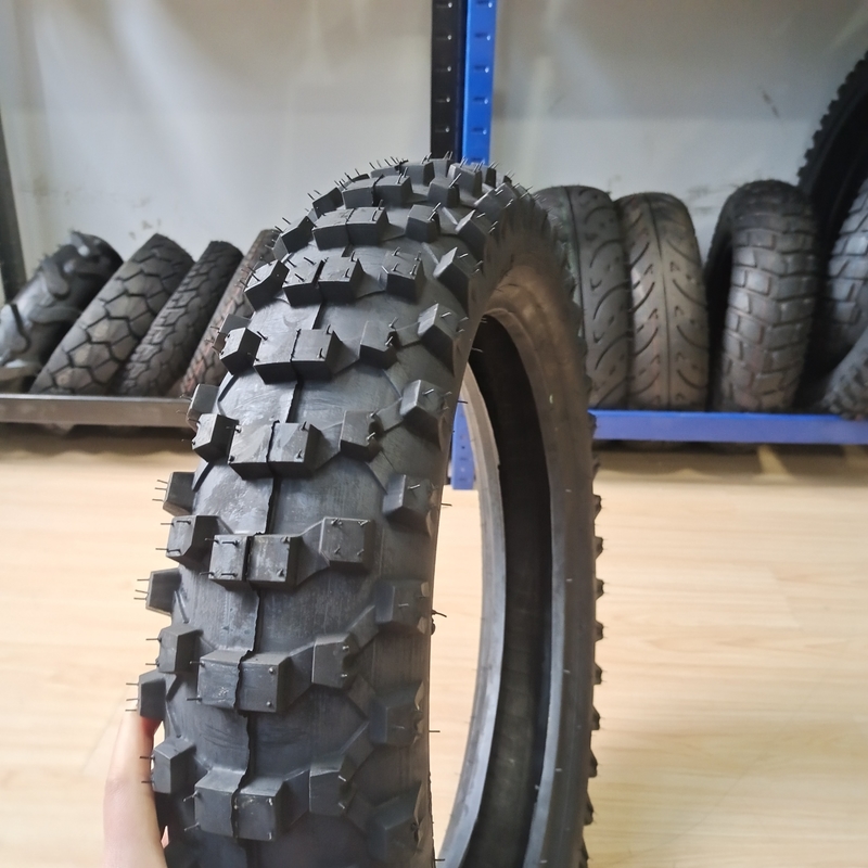 4.60-17 TL Pneumáticos para motocicletas de todo terreno Suministro de piezas de repuesto de caucho para automóviles