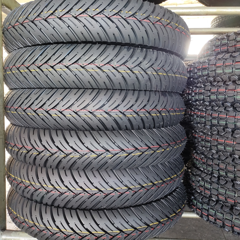 4.2kg Peso neumático de motocicleta de caucho blando 100/90/18 120/80/17 100/90-17 120/70/17 909017