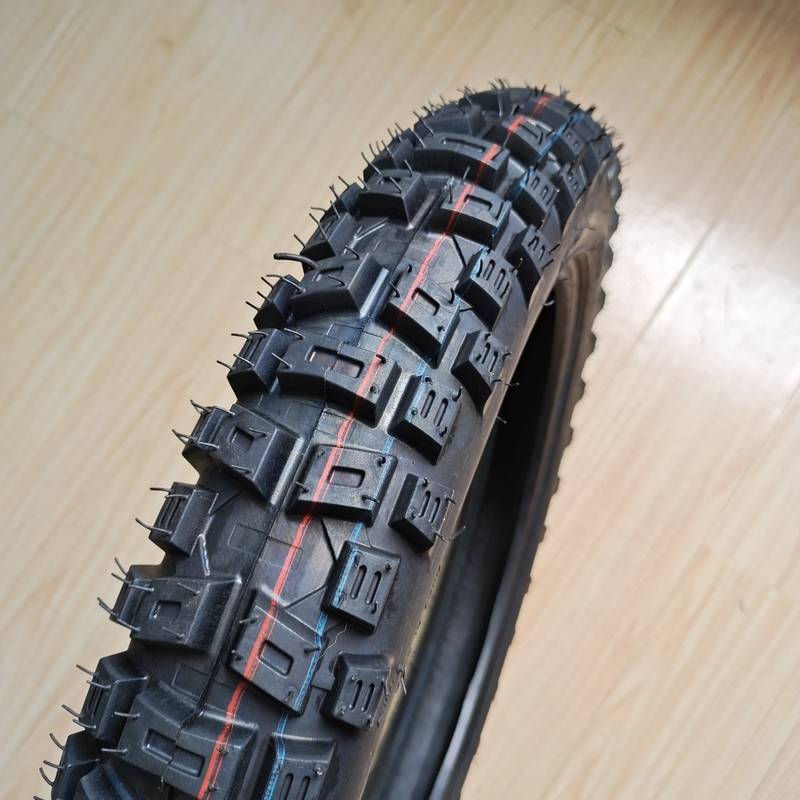 Panther Pneumático para motocicletas 3.00-17 para puerto de carga Qingdao y 20000 KM de vida útil