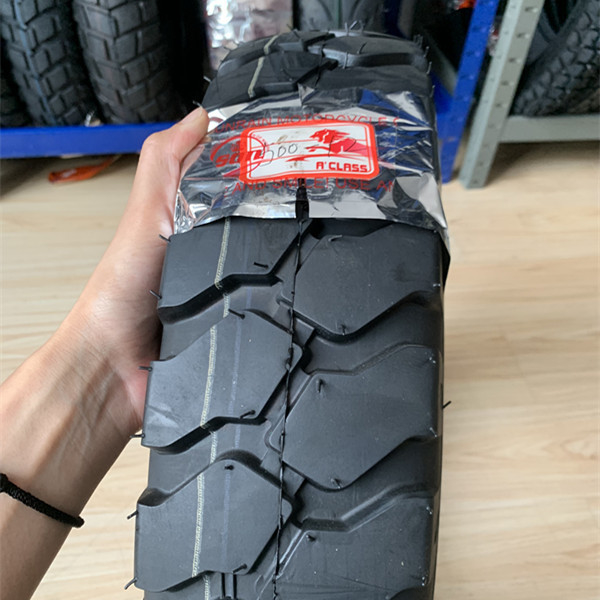 Repuesto de neumáticos para motocicletas para 500-12 Pneumático de potencia 10.5 Resistencia a la tracción 20000 KM Vida útil