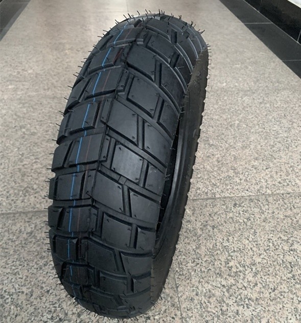 Super neumático de motocicleta 130/90-10 con un contenido de caucho del 35% al 55% y una larga vida útil