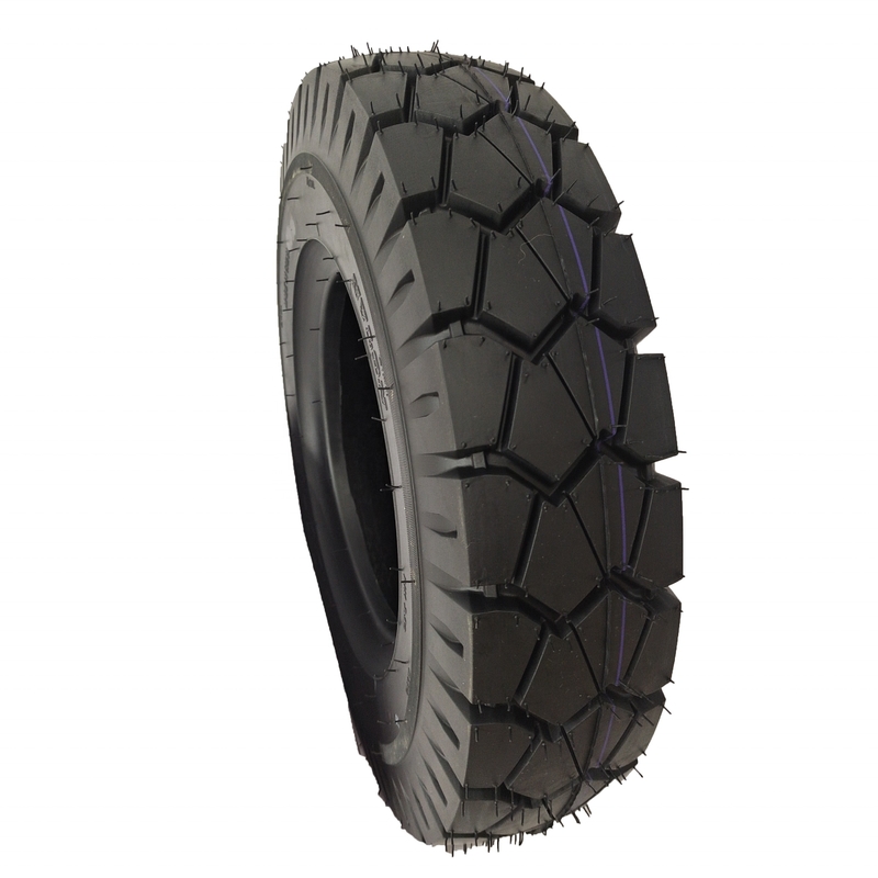 4.00-8 TUKTUK TIRE en el mercado africano Tiempo de entrega dentro de 25 días y hecho para TUKTUK